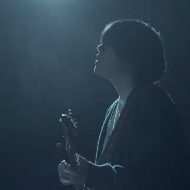 ロックバンド Homesick HummingのMV『サーチライト』をプロモーション映像科が制作！