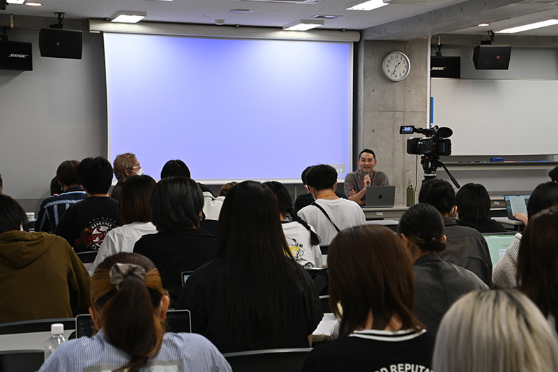 ONE OK ROCKのライブ映像を手掛ける雨包直人さんによる「特別講座」を実施！