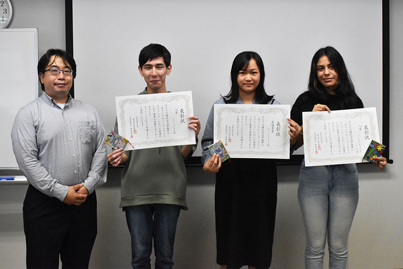 入賞者と伊藤伊の商品企画・開発部の齋木様