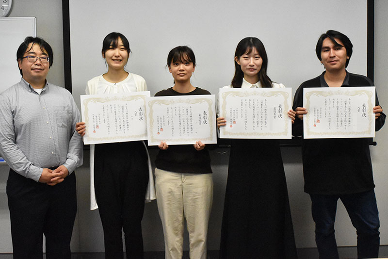 入賞者と伊藤伊の商品企画・開発部の齋木様