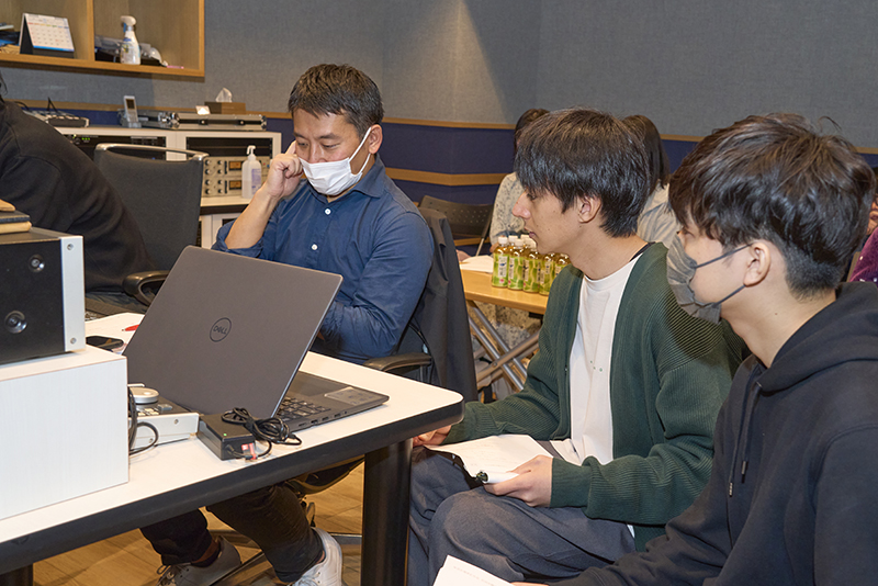 (株)サウンズネクストの荻原努さんの指導のもと、収録を進めました