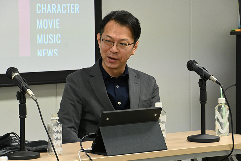 シリーズ構成・脚本の根元歳三さん