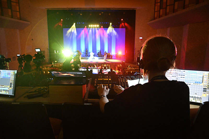 照明クリエイティブ科・放送技術科・音響技術科が合同でコンサート実習を開催！