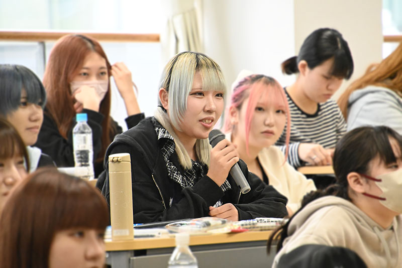 学生からの質問に丁寧にお答えいただきました!