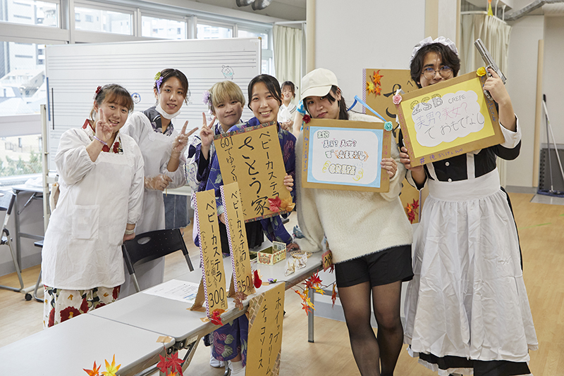 ダンス・演劇・コスプレなどステージ華やぐアナ学の「星誕祭」を開催！