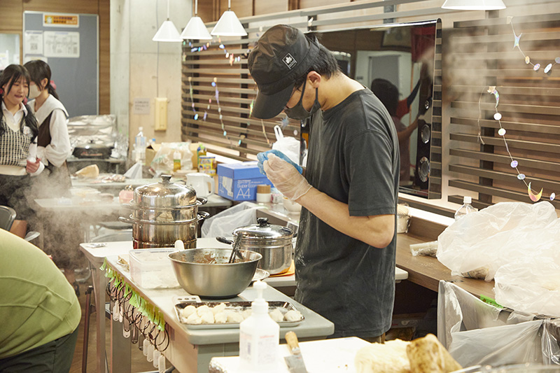 餃子はなんと皮から手づくりのこだわりの逸品！