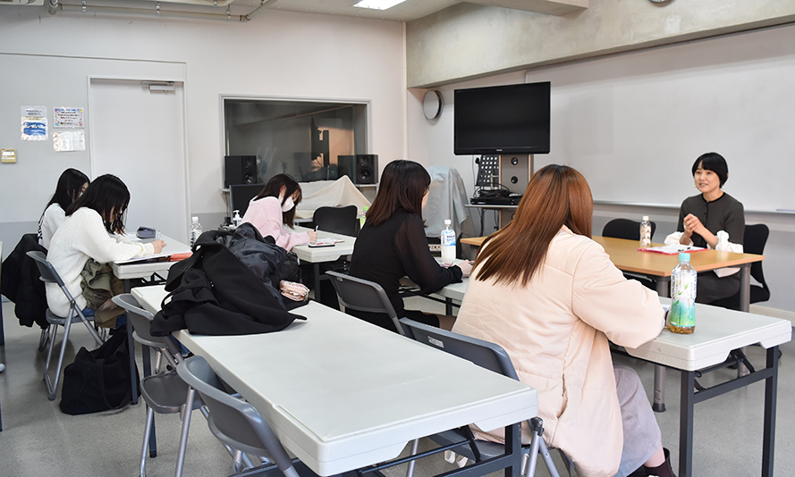 NHK『きょうの健康』などに出演の卒業生・岩田まこ都さんが来校！