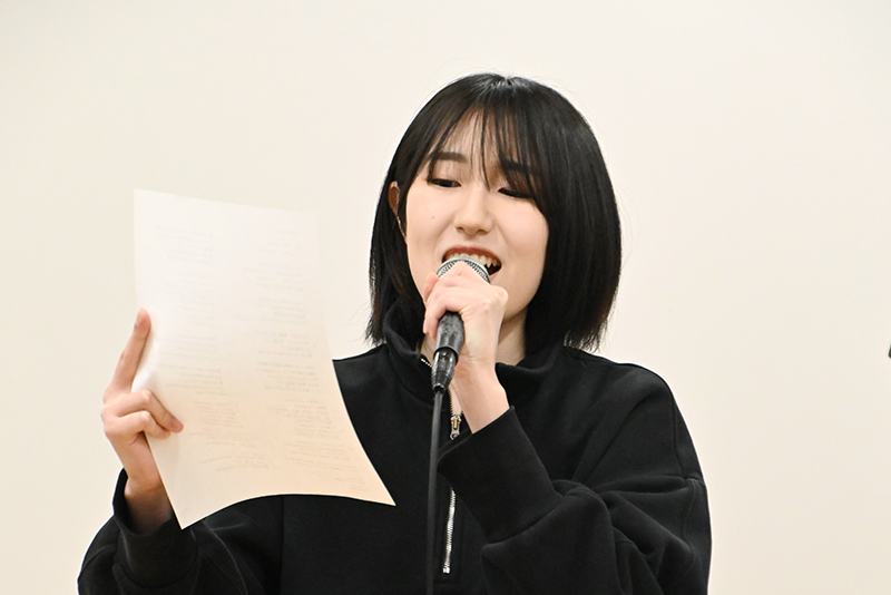 ひとりづつ課題曲を熱唱！