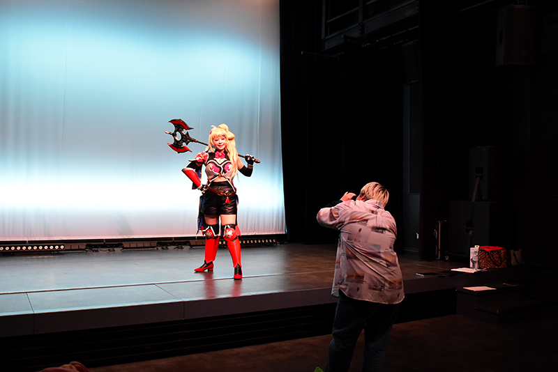 本校の卒業生でもあるCospotのごんちゃんをお迎えしてコスプレ入門を開催しました