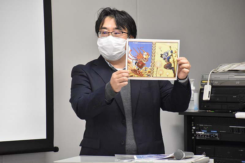 （株）伊藤伊×東放学園「オリジナルミニブックイラストコンペ」開催！写真は（株）伊藤伊の斉木さん。