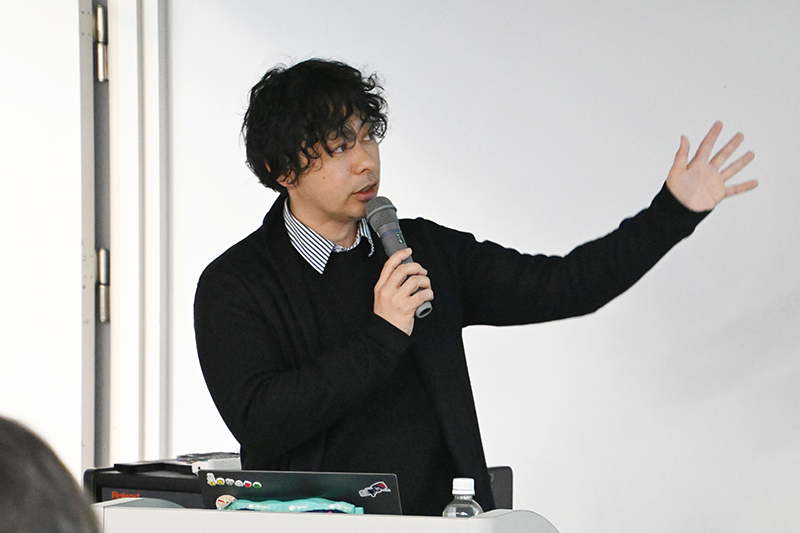 写真は（株）オムニバス・ジャパンの総務人事部・松浦さん