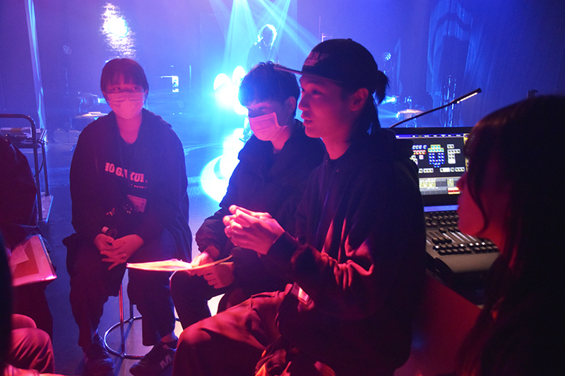 体験入学では、在校生スタッフと話す機会もたくさんあります!