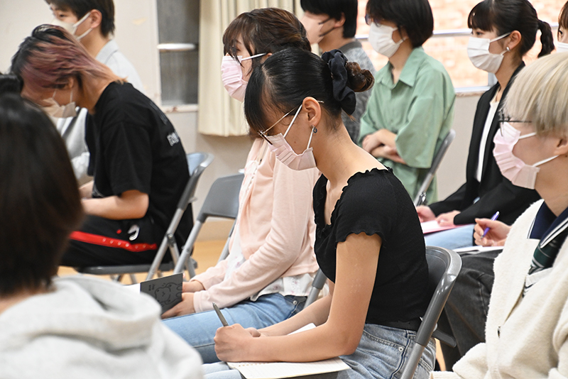 芸能事務所トライストーン・エンタテイメントが来校！演技科「進路セミナー」を実施しました