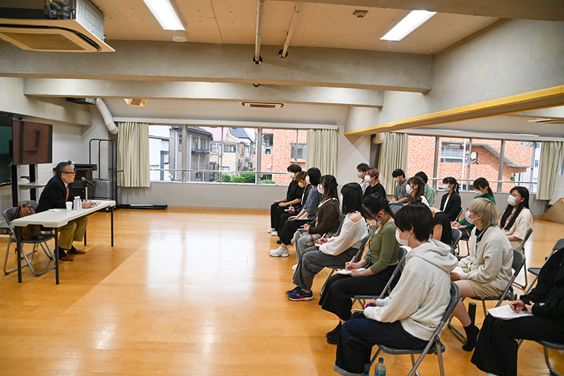 芸能事務所トライストーン・エンタテイメントより鈴木様が来校!