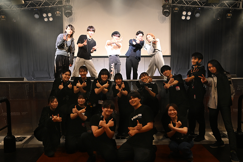 リハーサル後にメンバーのみなさんと集合写真！