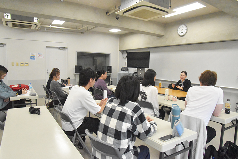 『シューイチ』『所さんお届けモノです！』ナレーターの阪井あかねさんが来校！