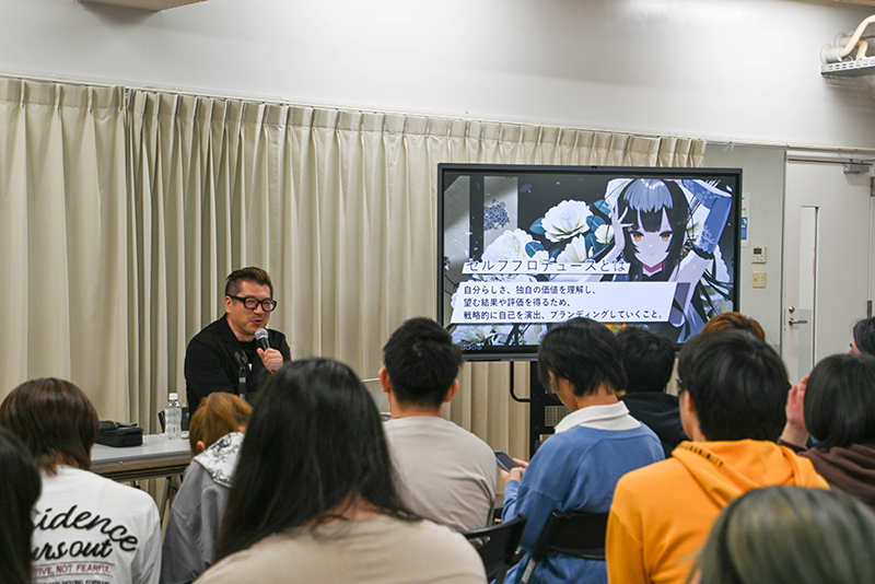 VTuberや歌い手などのマネジメントを手がける(株)HIKEが来校！