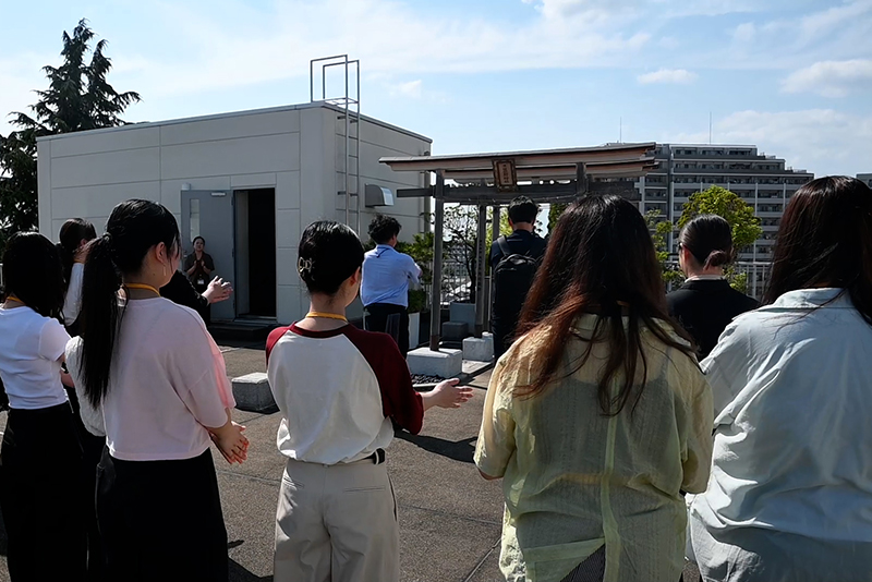 映画・ドラマの撮影の安全や作品の成功を祈願するための神社「東映北野神社」も訪れました