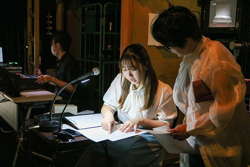 開演前に、読み方など分からない点をしっかり確認します