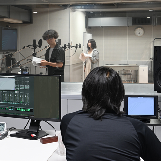 アフレコレッスンがスタート！声優科「プロ育成プロジェクト」