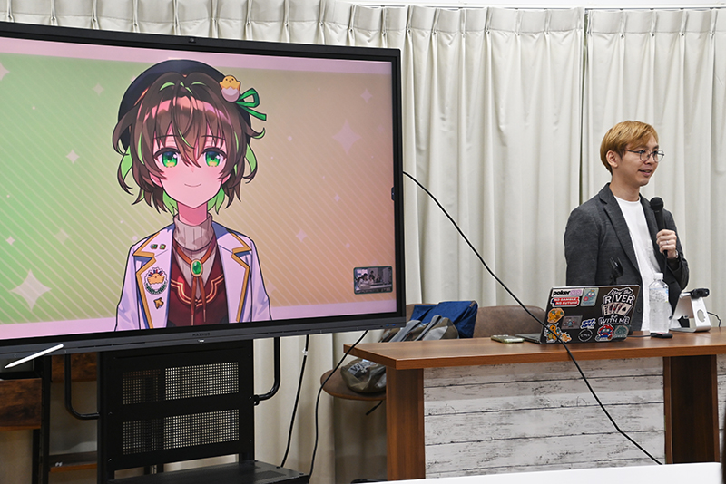 人気VLiverのことりゆういさんと(株)niico代表取締役社長の久保悠貴さんをお迎えした「VLiverのお仕事講座」を開催！