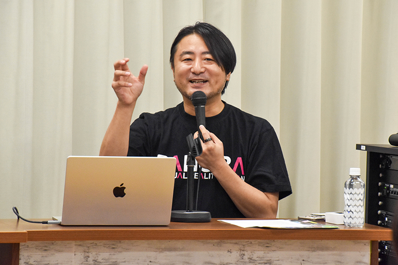 （株）パノラプロの広田稔さんよりVTuberの歴史や人気の要因について、実例を挙げながら詳しくご説明いただきました。