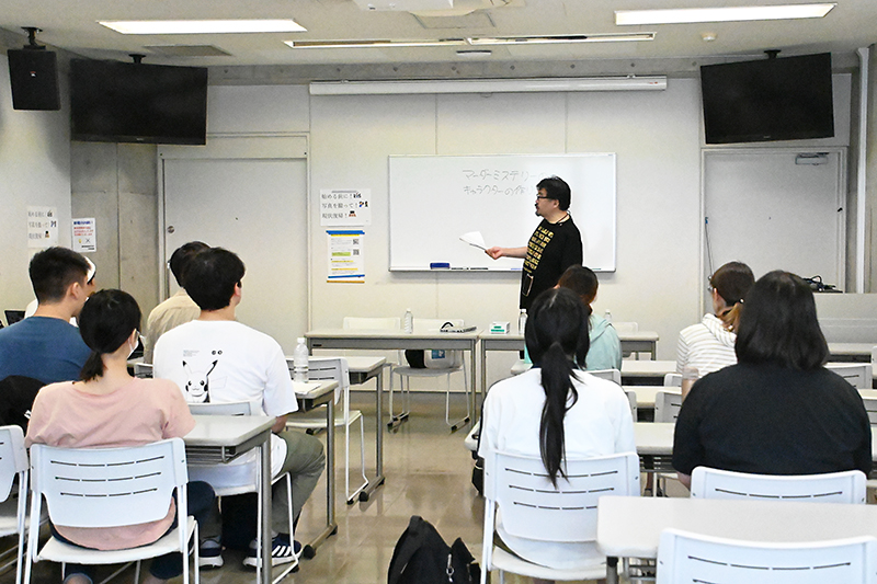 小説創作科「短期集中講座」にアナログゲームデザイナー・中村誠さんが来校！