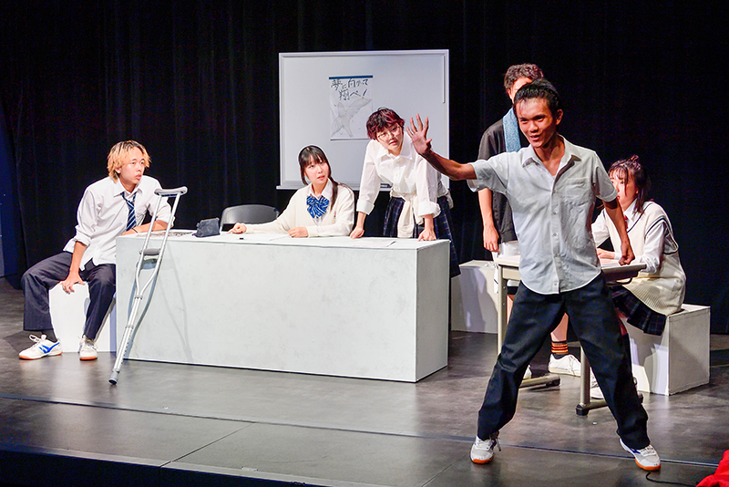 演技科1年生の初舞台「中間発表」を上演しました！