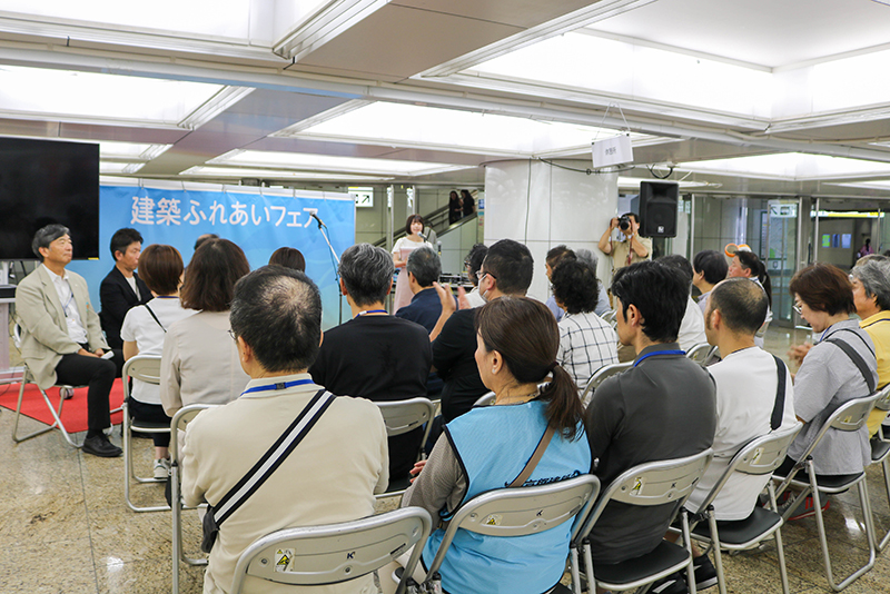 セレモニーや「ケンチくんとお散歩」コーナーの進行、呼び込みなどを担当しました！