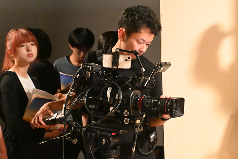 カメラマンをはじめとする映像技術を担うのは放送技術科