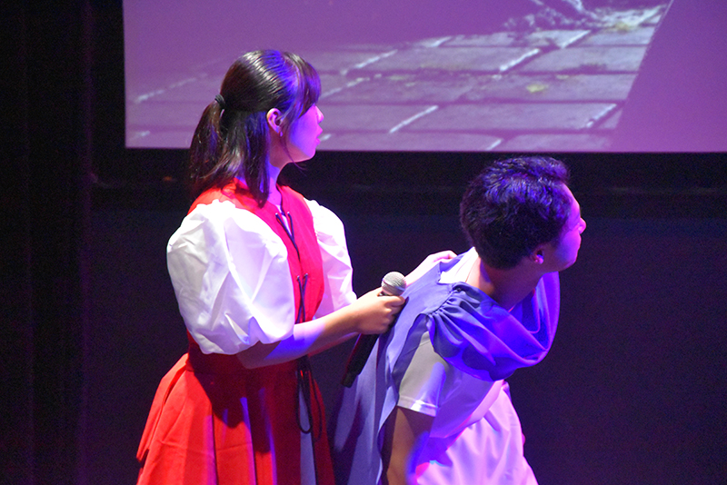 オープニングとエンディングには、在校生たちによるステージも!