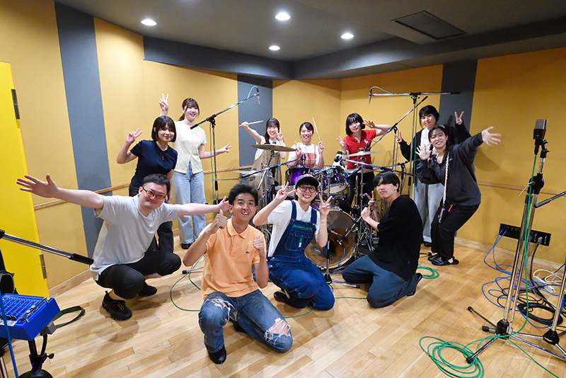 音響芸術科「卒業制作」でアーティストを招いてレコーディング！