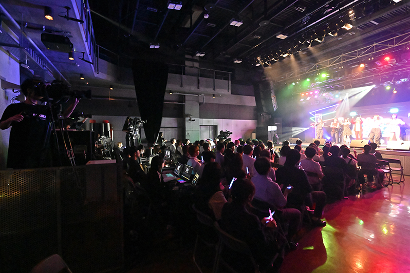 東放学園グループ学校横断型カリキュラム「VとR アニソンライブやってみた実習」のライブイベントを開催!