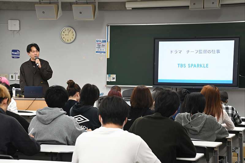 今年もたくさんの学生が受講しています