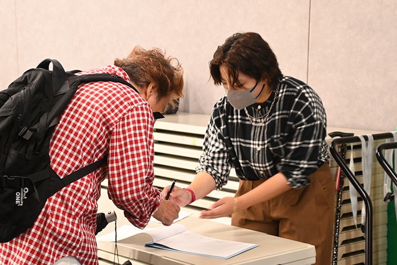 映画制作科の学生が受付・誘導を担当