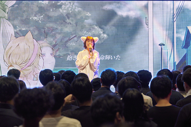 オープニングアクトとして、専門学校東京アナウンス学院のdreaming catsがパフォーマンスを披露!