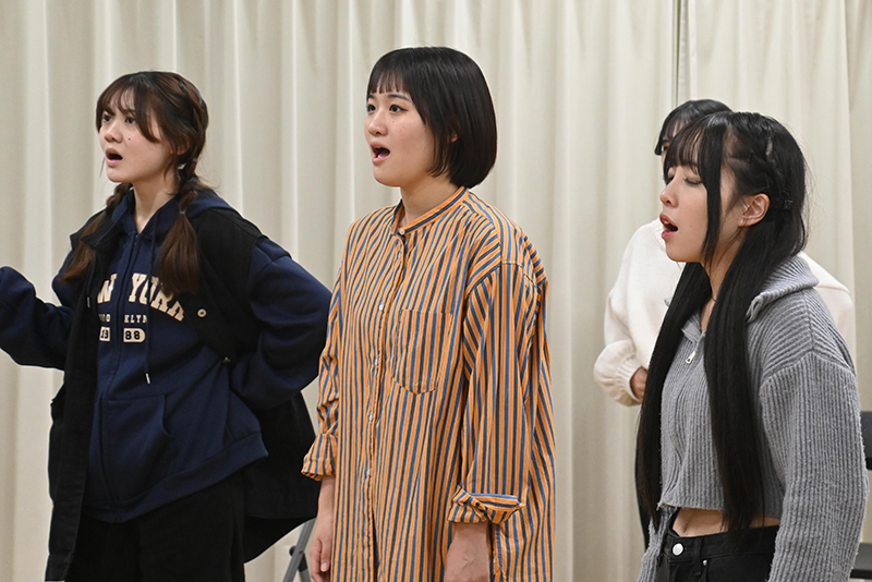 腹式呼吸を意識した声出しを実践!