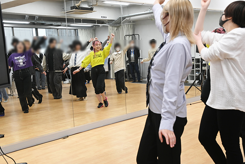 どのようなポーズをしたらなりたいキャラクターに近づけるか、手足の開き具合や角度、しぐさなどを細かく教えてくれました!