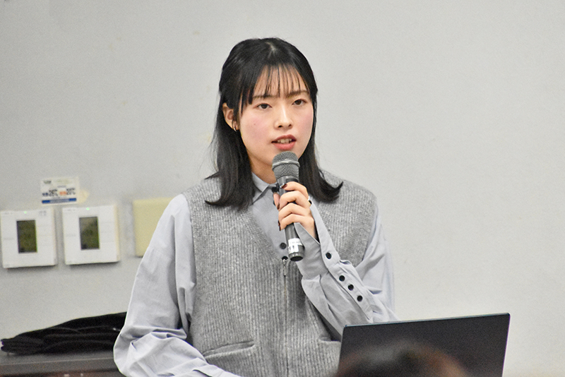 カメラマンの宮原里瑛さん（18年度卒）
『CDTV ライブ! ライブ! 』『それSnow Manにやらせて下さい』『バナナマンのせっかくグルメ』などのカメラマンを担当