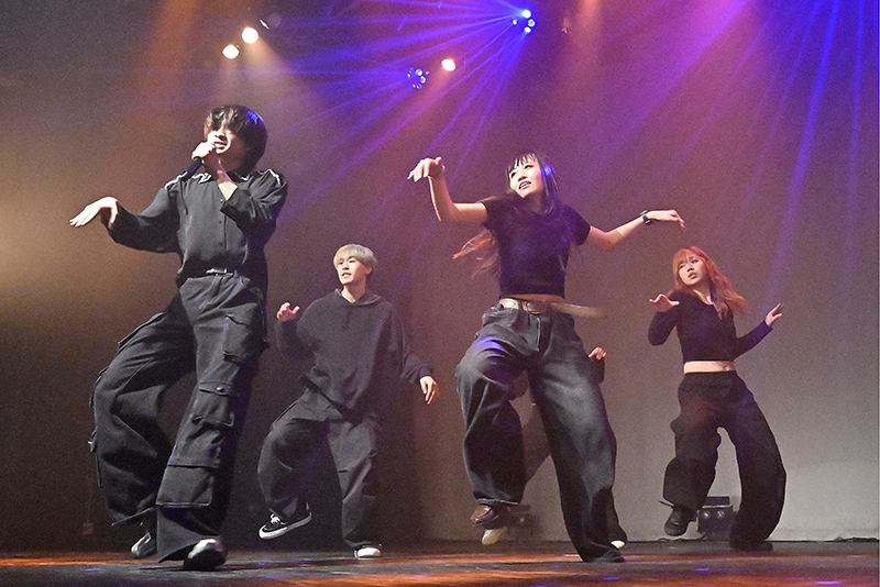 ダンスヴォーカルも披露！