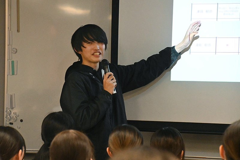 卒業生の津田郁弥さん（23年度卒）が現場のエピソードを話してくれました