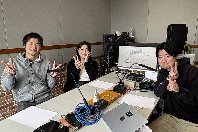 FMたちかわにて放送中の『ヨコオケイタ ハートフライデー』に、配信クリエイター科の学生が出演しました！