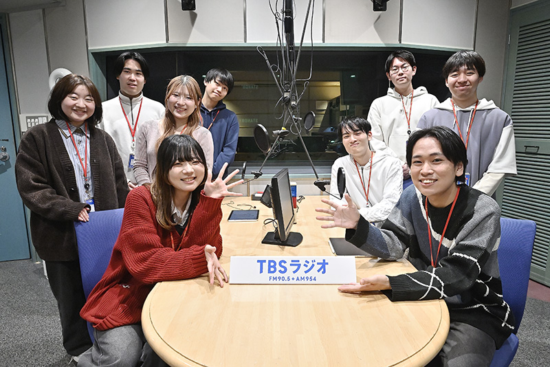 『JUNK』枠でオンエア！TBSラジオのスタジオにて学生制作ラジオCMを収録しました